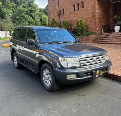 Toyota Land Cruiser 100 modelo 2005