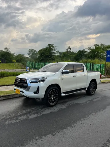 Toyota Hilux SRX v6 
