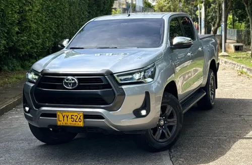 TOYOTA HILUX SRV 2023 2.4 DIÉSEL AUTOMÁTICA 
