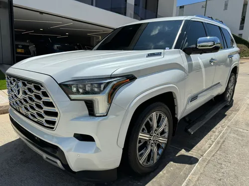 Toyota sequoia Edicion Capstone HIBRIDA 0 km ao 2025