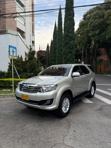 Toyota Fortuner 4x4 2.7 At 2012