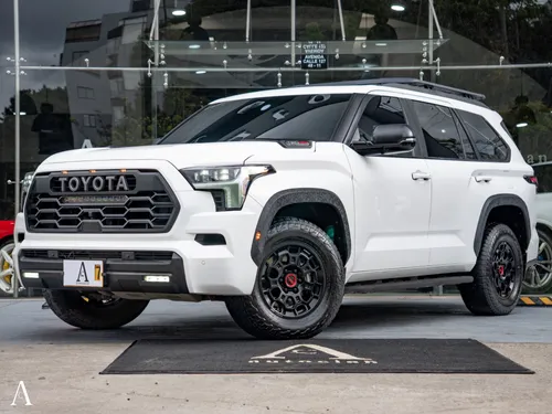 TOYOTA SEQUOIA TRD PRO 2025