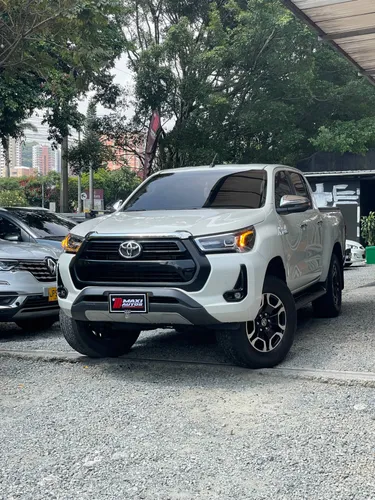 TOYOTA HILUX SRV 2.8 TURBO AUTOMÁTICA 4X4 DIÉSEL. MODELO 2021