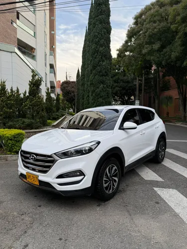 Hyundai tucson2.0 GL advance  2016