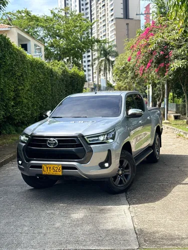 TOYOTA HILUX SRV 2023  2.4 DIÉSEL AUTOMÁTICA 4x4