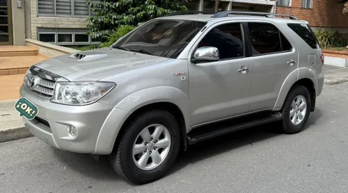 TOYOTA FORTUNER DIÉSEL 3.000cc 4X4 FULL EQUIPO