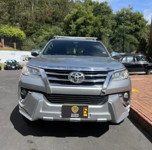 Toyota Fortuner SR blindada 2019