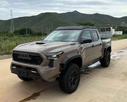 Toyota Tacoma Trd pro híbrido 2025