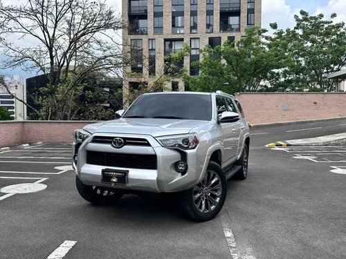 Toyota 4Runner 2024 SR5