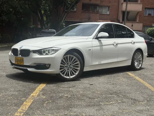 BMW 320i Luxury 2015