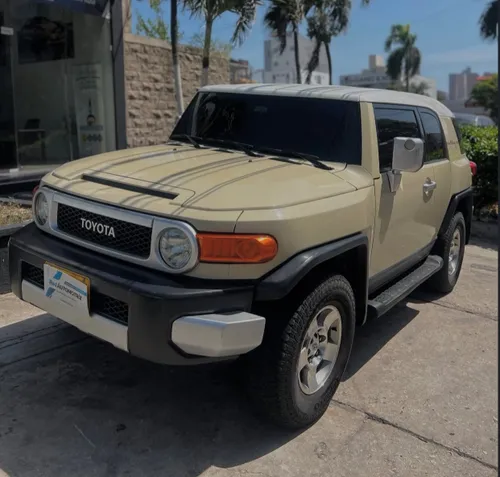 Toyota FJ 2010