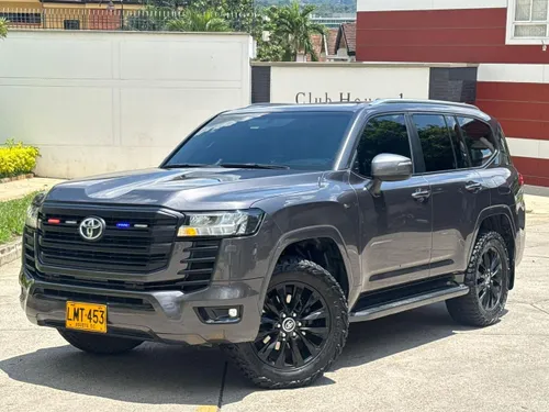Toyota sahara LC 300 GXR HIGH ARABE 2022 