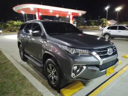 Toyota Fortuner SRV 2019 2.7CC