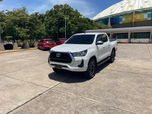TOYOTA HILUX 2.8 DIESEL FULL EQUIPO 2018 ACTUALIZADA