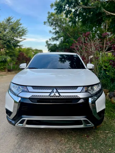 Mitsubishi Outlander Kaiteki 2022 