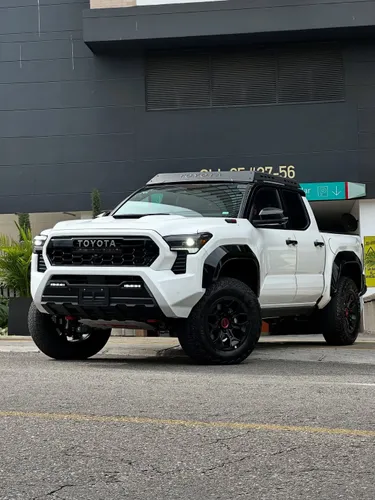 Toyota tacoma TRD PRO 2025 híbrida 2025 0 km