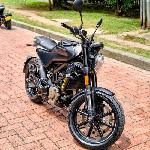 Husqvarna Svartpilen 200 2023