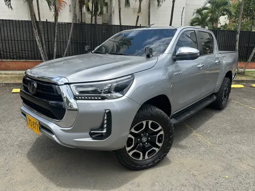 TOYOTA HILUX SRV 