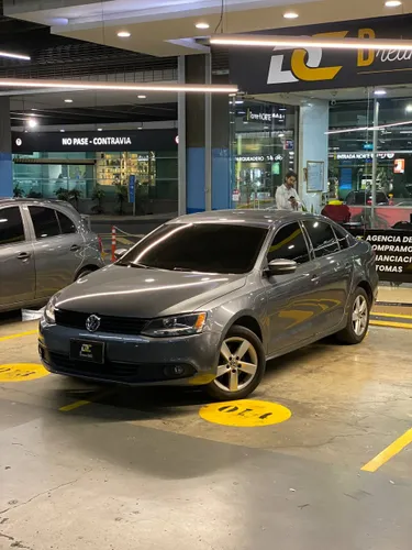 VOLKSWAGEN NEW JETTA TRENDLINE