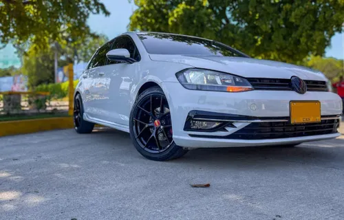 VENDO Volkswagen Golf 1.4 Tsi modelo 2018 Dsg
