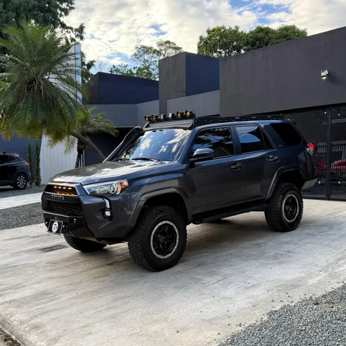 TOYOTA 4RUNNER OVERLANDING