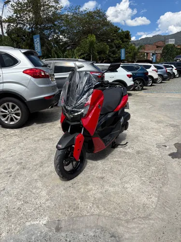 YAMAHA NMAX V3