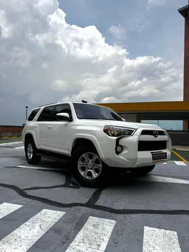 TOYOTA 4RUNNER SR5