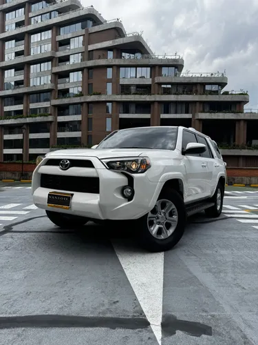 TOYOTA 4RUNNER SR5 2019