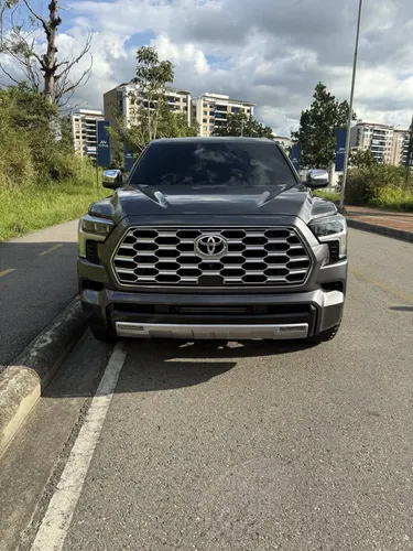 TOYOTA SEQUOIA CAPSTONE MODELO 2023 HIBRIDA