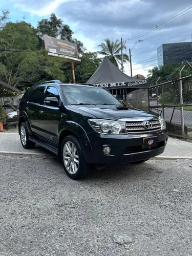Toyota Fortuner SRV - 2009