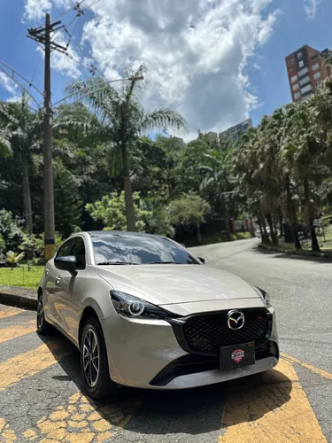 Mazda 2 Grand Touring LX Carbon Edition - 2025