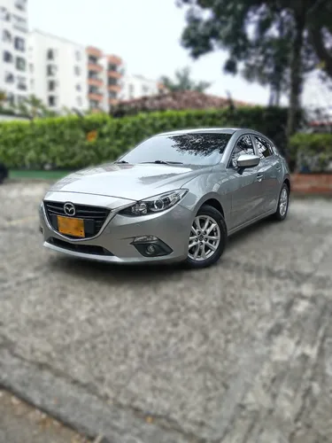 Mazda 3 Touring Sport AT 
