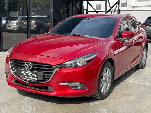 MAZDA 3 2018 TOURING unico dueno COJINERIA CUERO