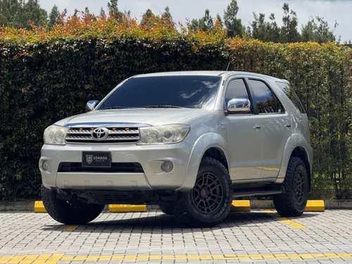 TOYOTA FORTUNER URBANA -2012-