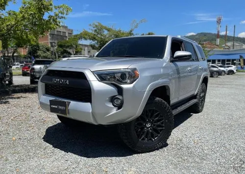 Toyota 4Runner SR5 2022
