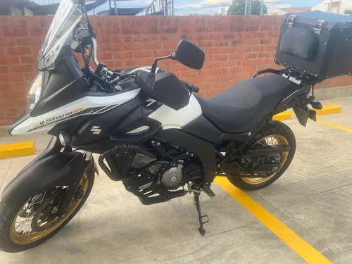 Suzuki V-Strom 650 XT Modelo 2023