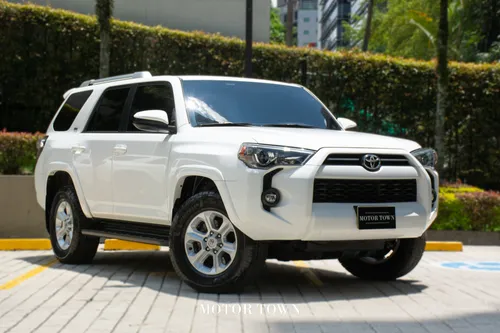 TOYOTA 4 RUNNER 2022 SR5