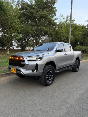 Vendo toyota hilux blindaje 2 plus fuletiada