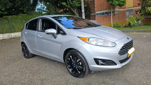 Ford fiesta 2018 Titanium mecanico excelente estado.