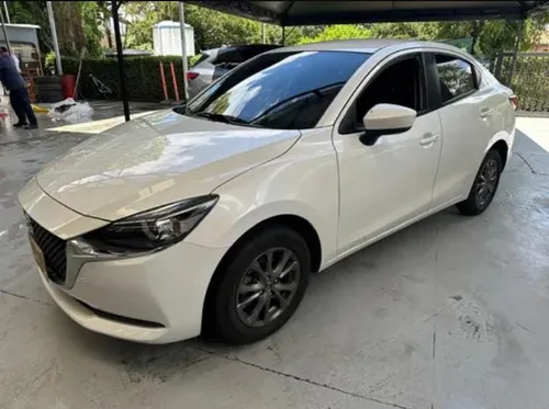 Mazda 2 Touring Sedan 2024