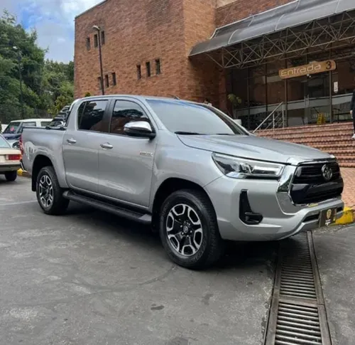 Toyota Hilux SRX 2023
