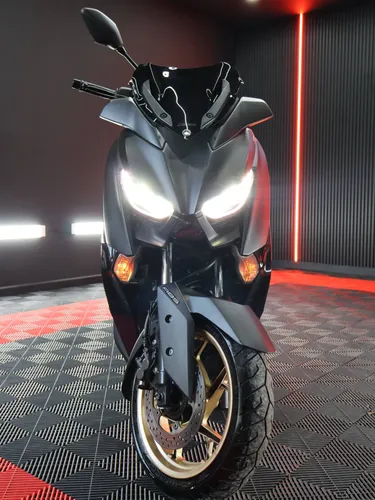 YAMAHA X-MAX300 AUTOMÁTICA MODELO 2020