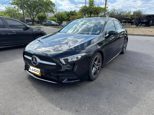 Mercedes Benz 180 Amg Line 2022 Automático