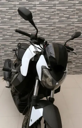 Bajaj Dominar 400 modelo 2019.