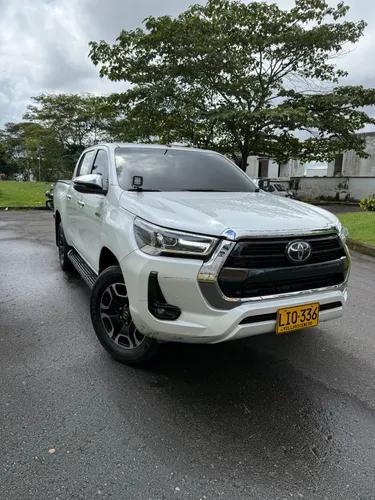 Toyota Hilux 2023 perfecto estado 