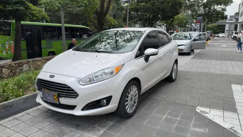 FORD FIESTA TITANIUM