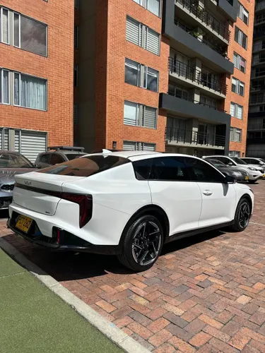 Kia K4 GT Line 2025  Blanco Perlado