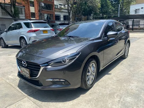 MAZDA 3 TOURING CUERO POCO KM 2020