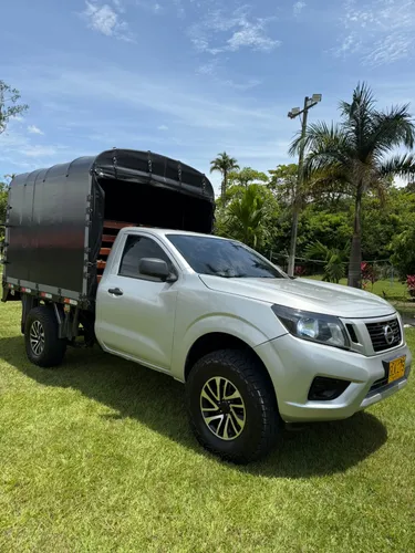 VENDO NISSAN FRONTIER 2020 ESTACAS 4X2 GASOLINA 