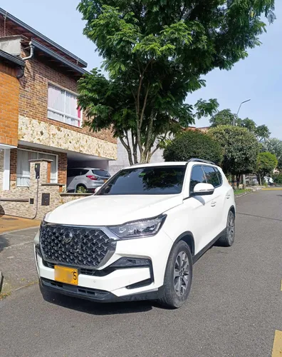 Camioneta Rexton 7 puestos 4x4 2023
